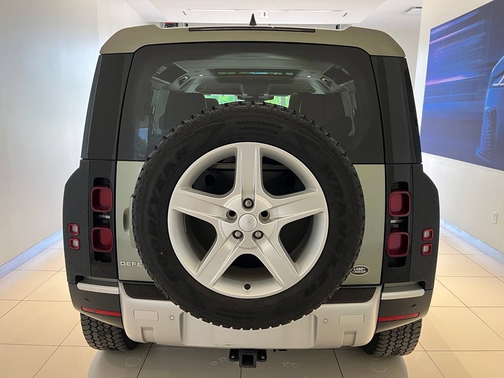 Certified 2022 Land Rover Defender 110 SE AWD/4WD image 8