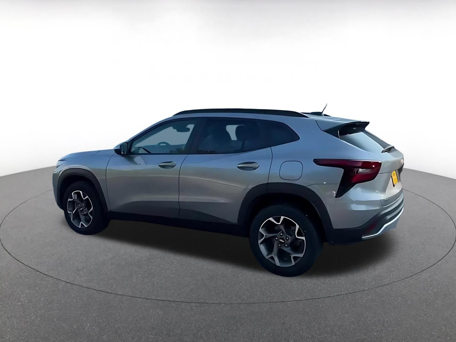 Used 2025 Chevrolet Trax LT FWD image 10