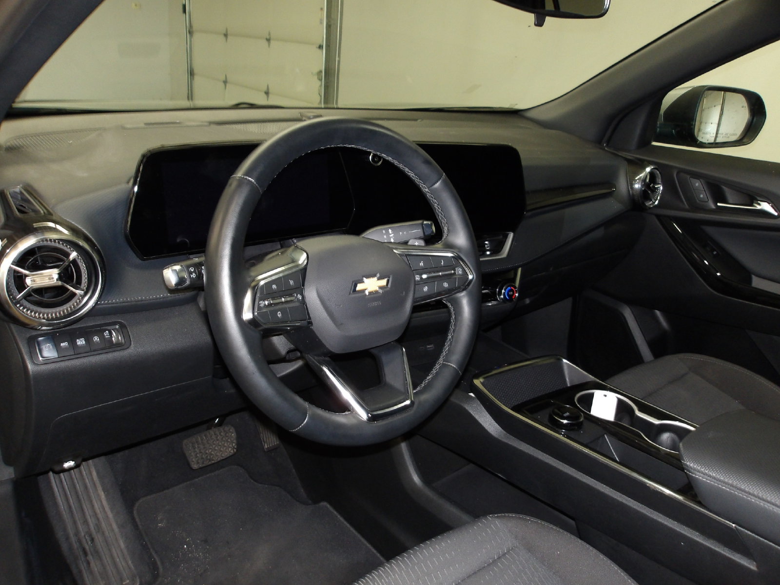 Used 2026 Chevrolet Equinox LT AWD/4WD image 10