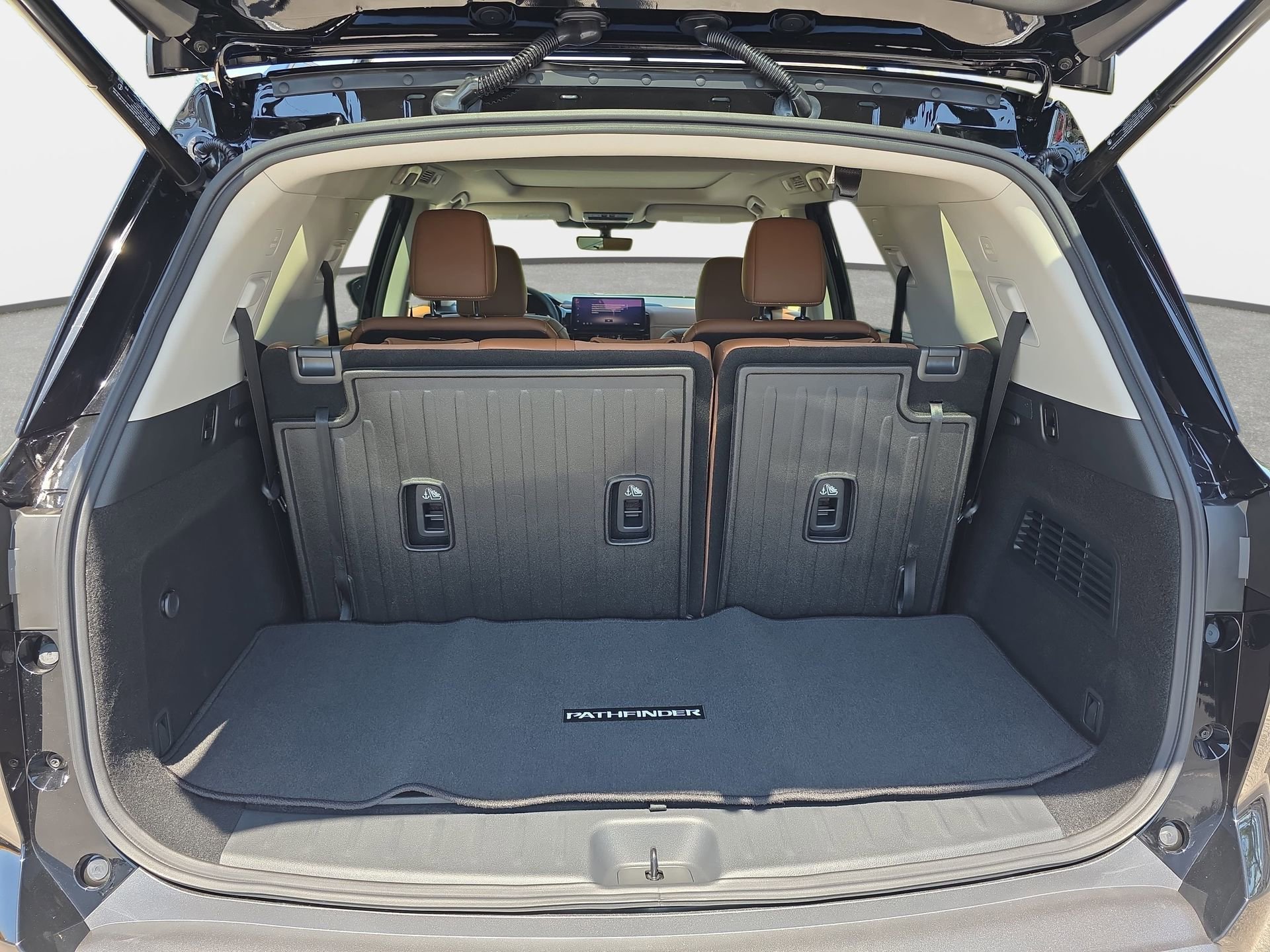 New 2026 Nissan Pathfinder Platinum FWD image 12