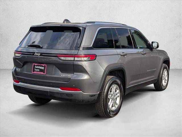 Used 2023 Jeep Grand Cherokee Laredo image 5