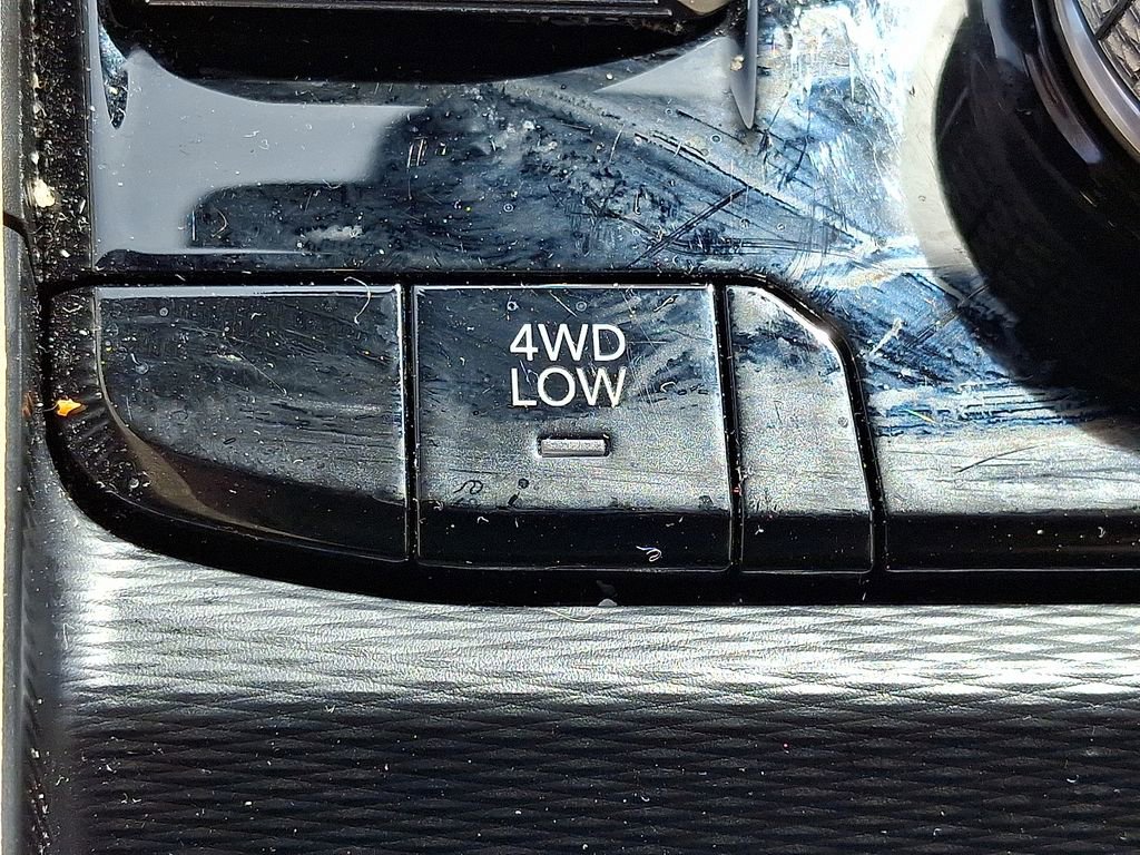 Used 2023 Jeep Grand Cherokee 4WD 4xe w/ Luxury Tech Group II image 19