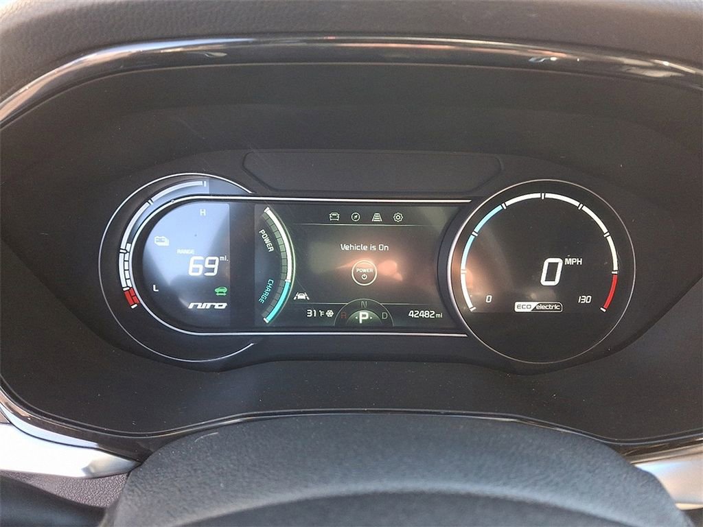 Used 2022 Kia Niro EX image 22