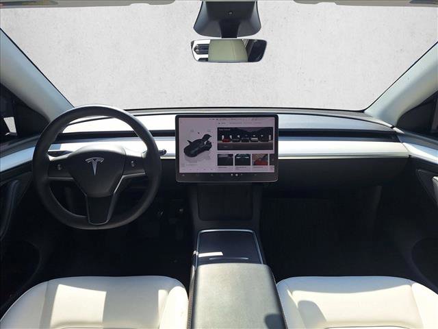 Used 2024 Tesla Model Y Long Range image 14