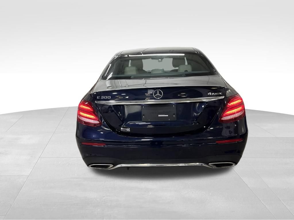 Used 2018 Mercedes-Benz E 300 4MATIC image 4