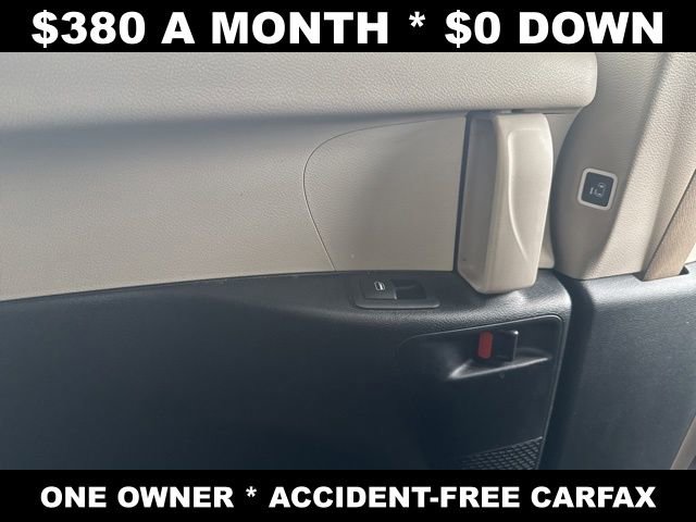Used 2024 Chrysler Pacifica Touring-L FWD image 25