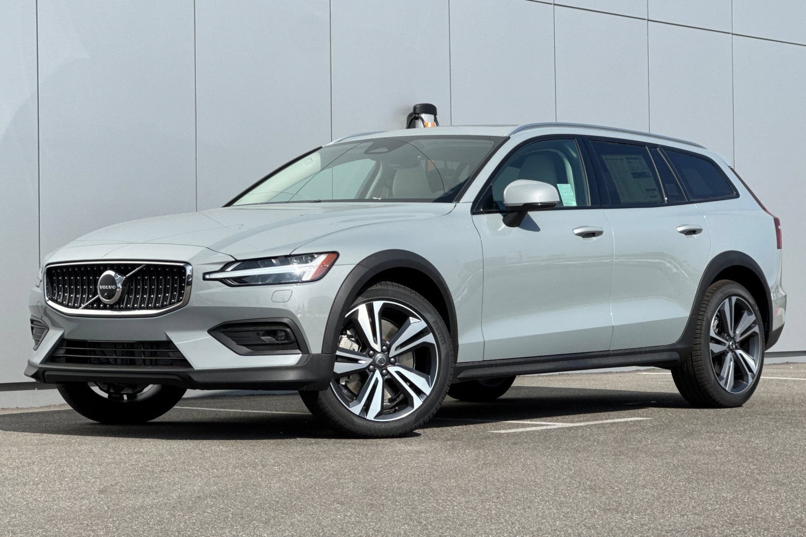 New 2026 Volvo V60 B5 Cross Country Plus w/ Climate Package AWD/4WD image 1