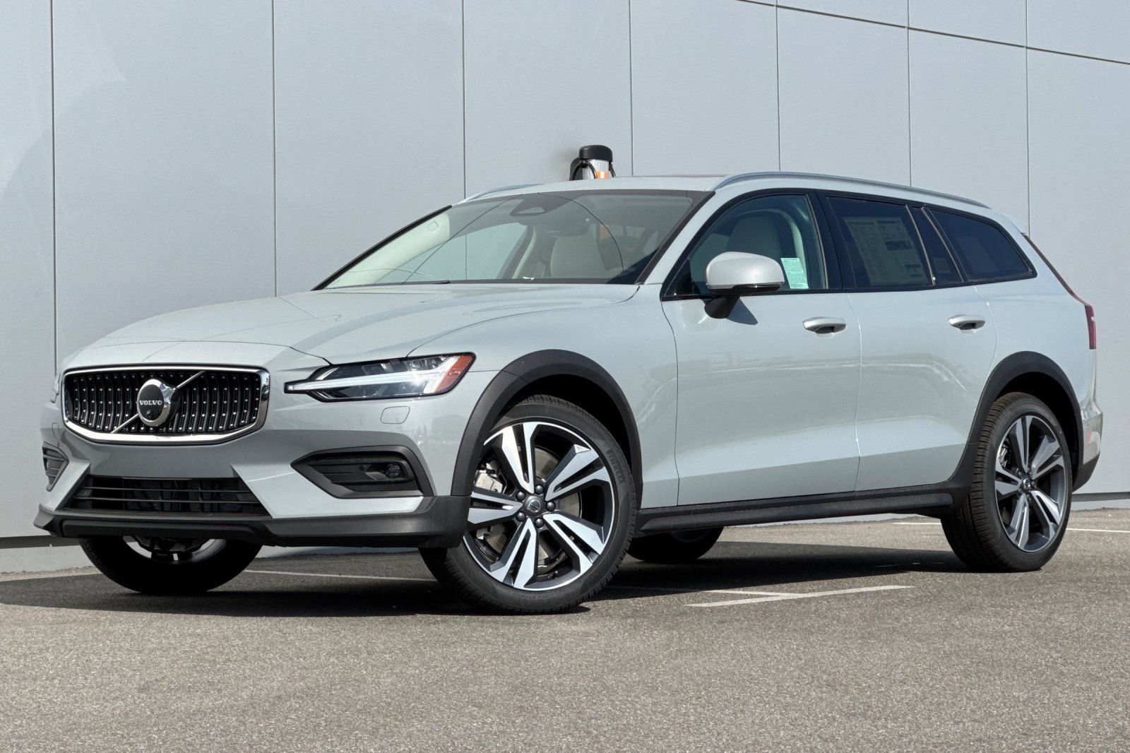 New 2026 Volvo V60 B5 Cross Country Plus w/ Climate Package AWD/4WD image 1
