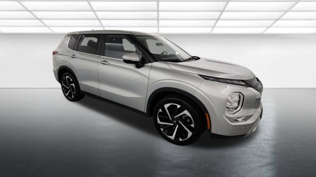 Used 2024 Mitsubishi Outlander SE image 9