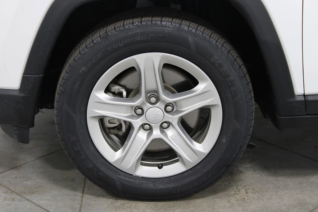 Used 2024 Jeep Compass Latitude image 18