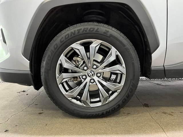 Certified 2022 Toyota RAV4 Limited w/ Limited Grade Weather Package AWD/4WD image 25