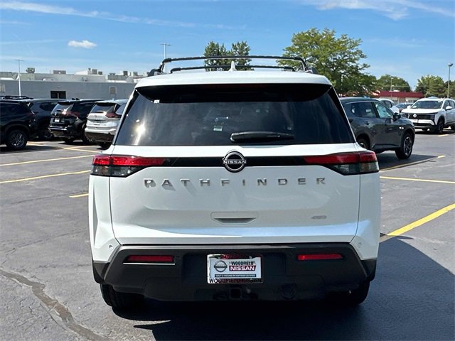New 2025 Nissan Pathfinder SV w/ SV Premium Package image 5