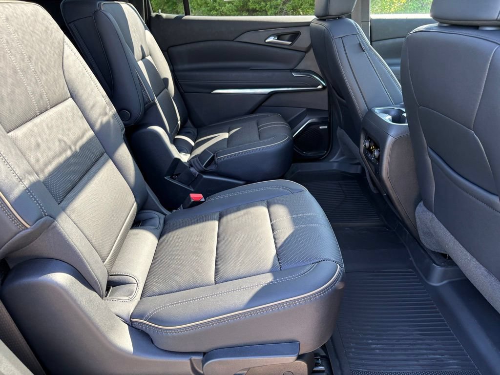New 2026 Chevrolet Traverse High Country w/ LPO, Floor Liner Package AWD/4WD image 47