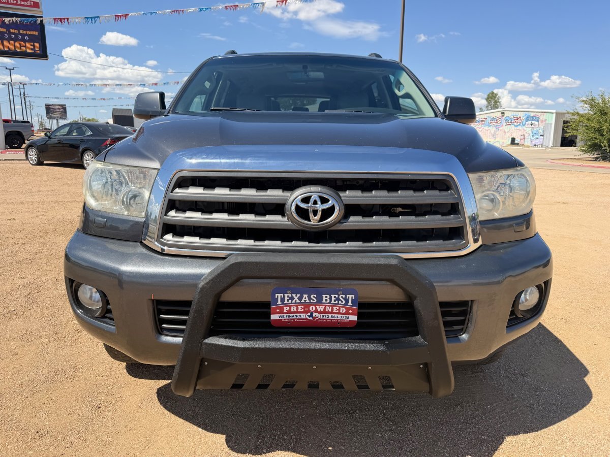 Used 2013 Toyota Sequoia SR5 RWD image 2