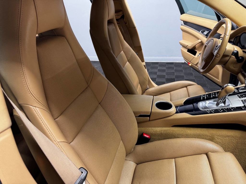 Used 2015 Porsche Panamera 4 AWD/4WD image 57