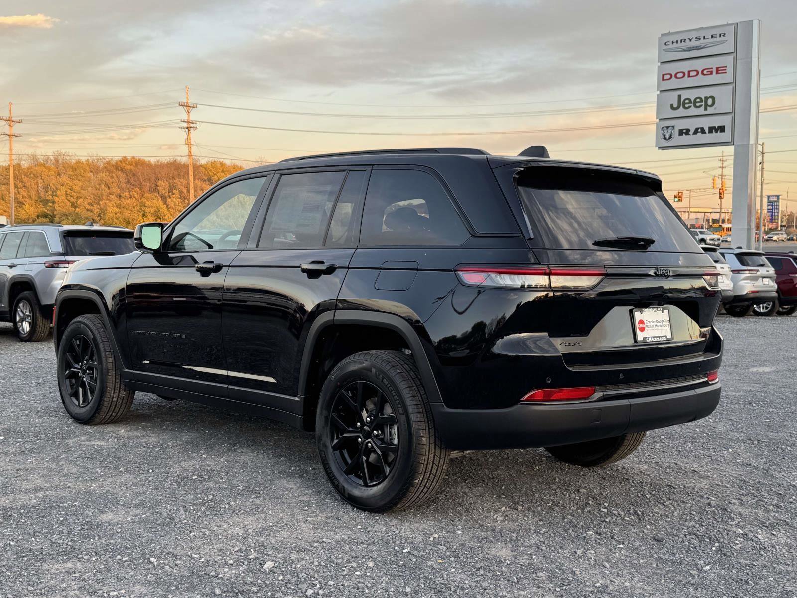 New 2025 Jeep Grand Cherokee Altitude AWD/4WD image 22