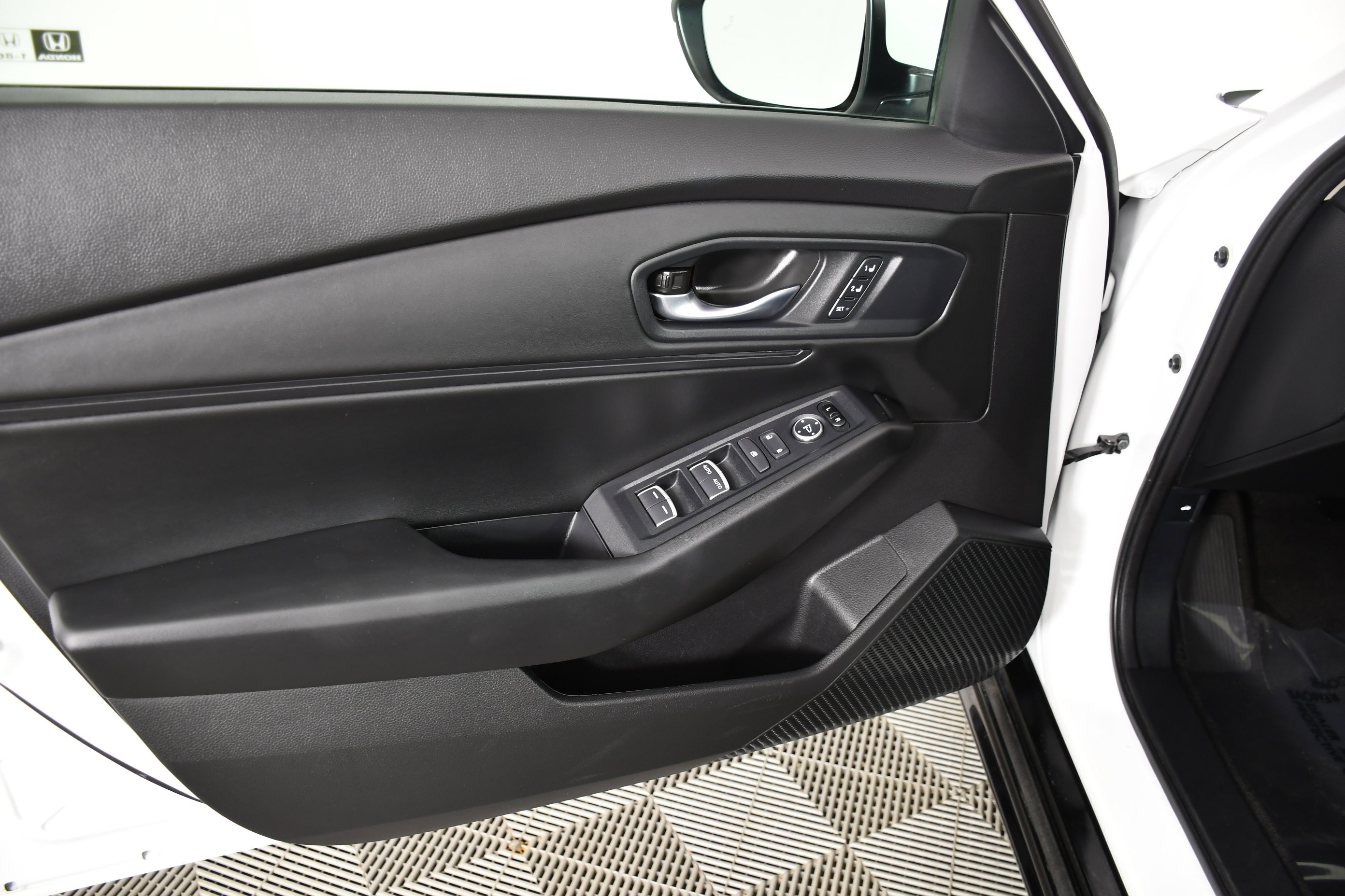 Certified 2025 Honda Accord EX-L image 36
