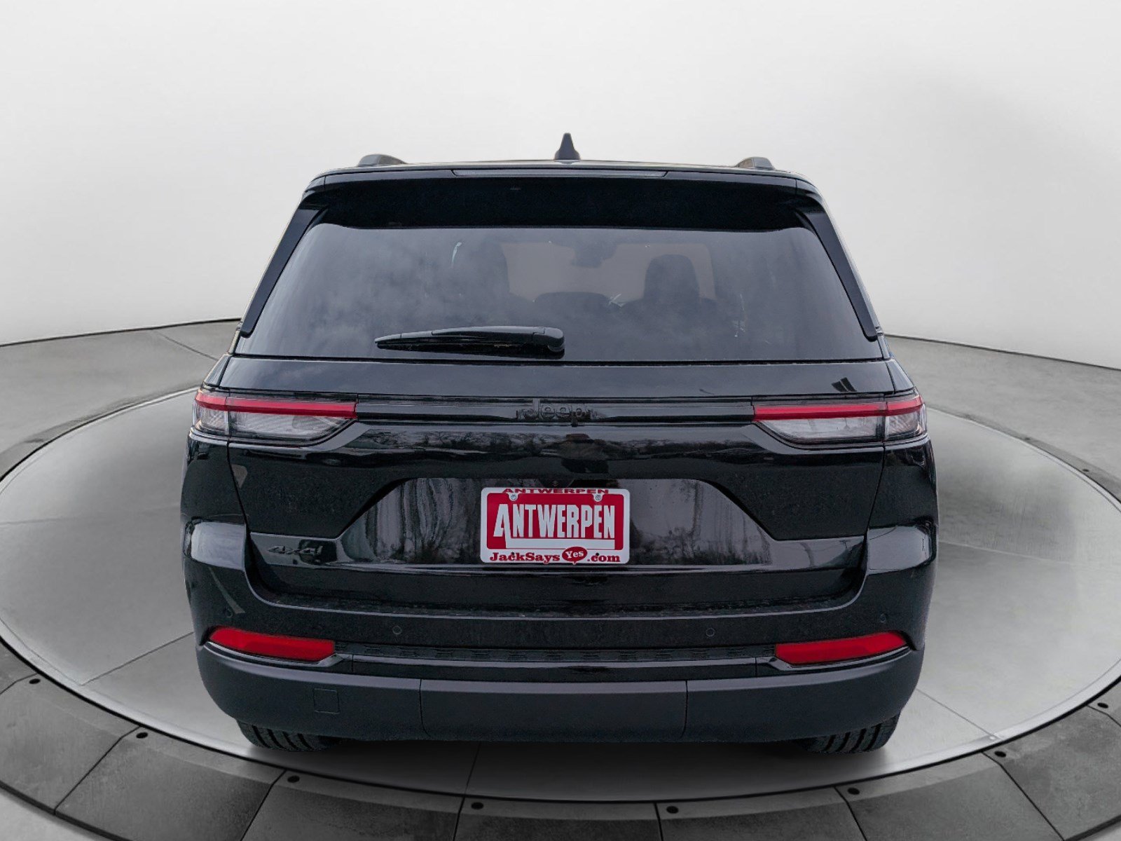New 2025 Jeep Grand Cherokee Altitude AWD/4WD image 4