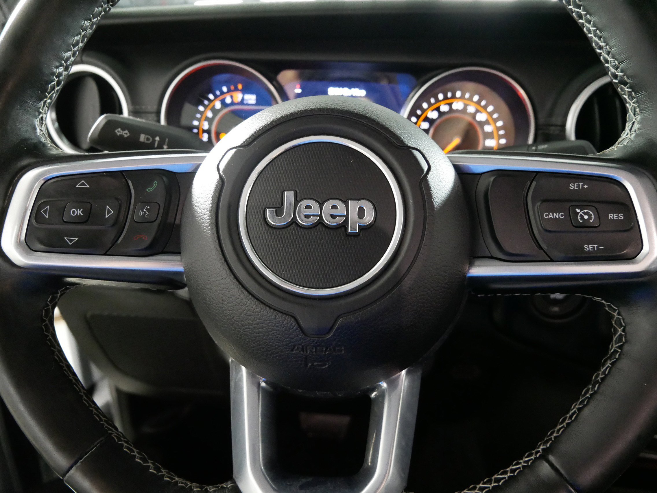 Used 2020 Jeep Gladiator Overland image 25