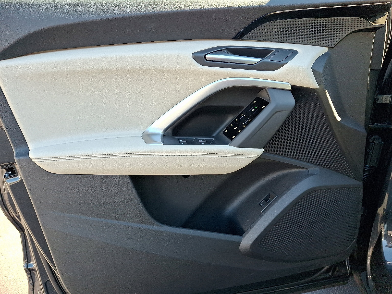 Used 2025 Audi Q5 Premium image 13