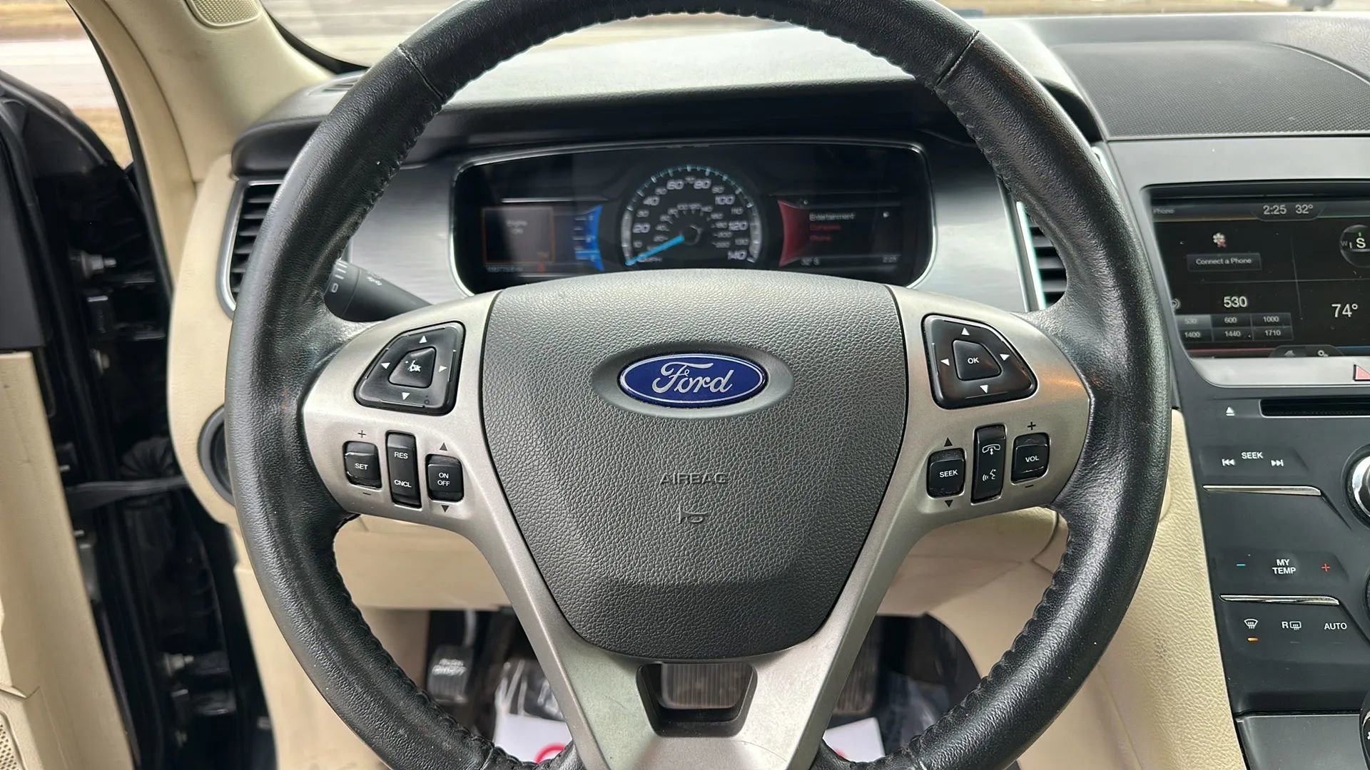 Used 2015 Ford Taurus SEL w/ Equipment Group 201A image 10