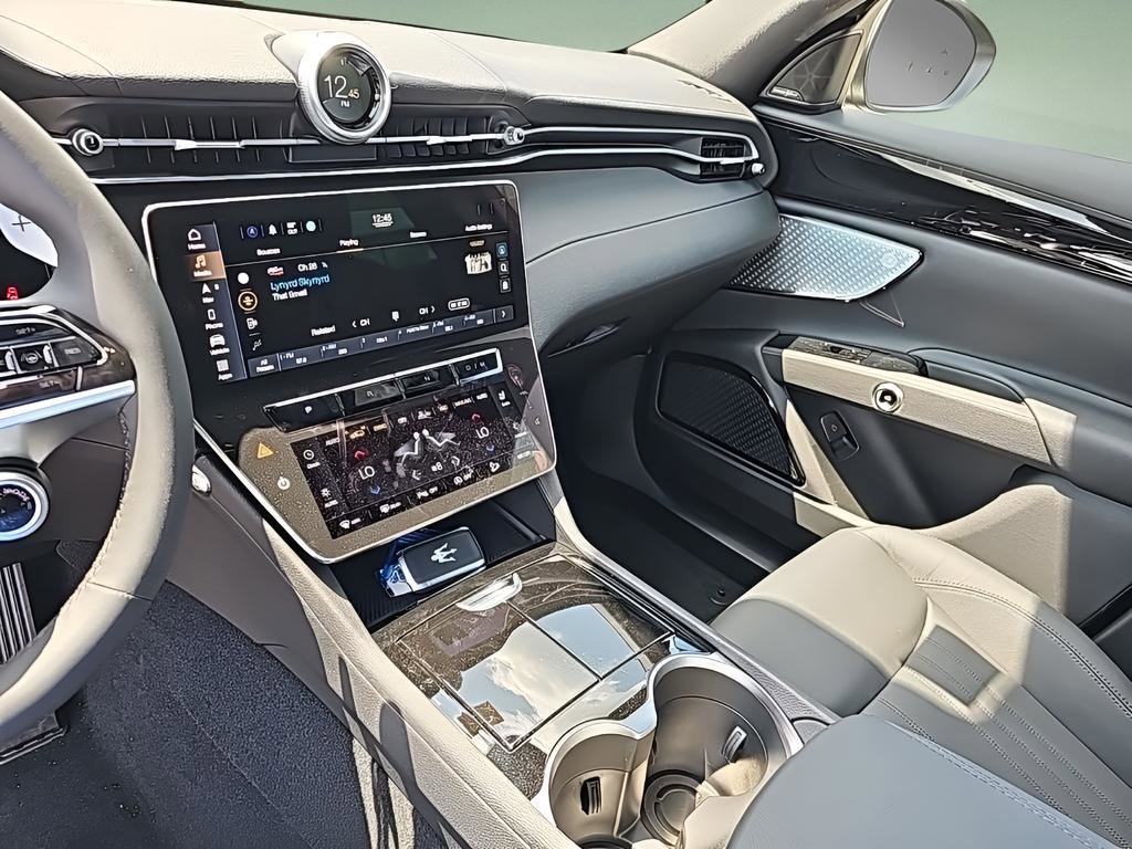 New 2023 Maserati Grecale GT image 19