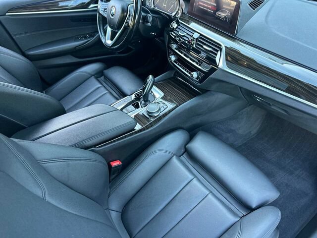 Used 2019 BMW 530e w/ Convenience Package RWD image 18