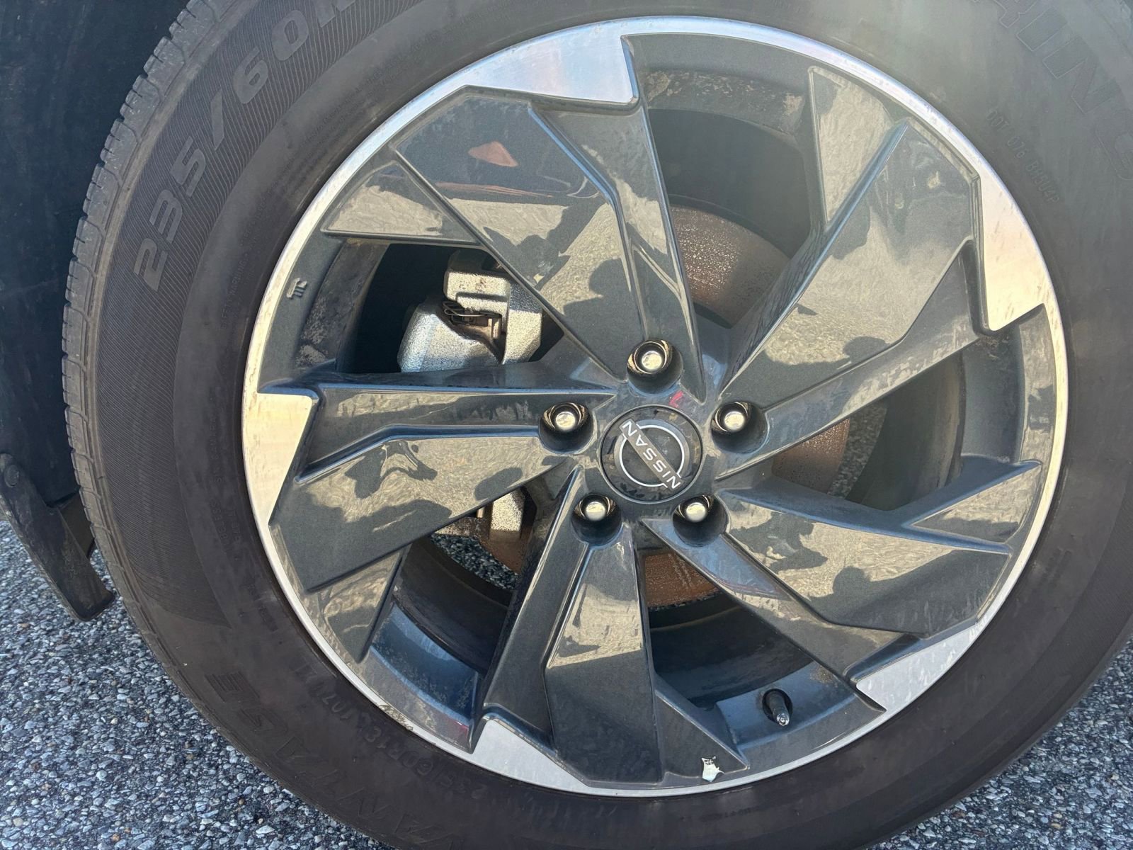 Used 2025 Nissan Rogue SV image 24