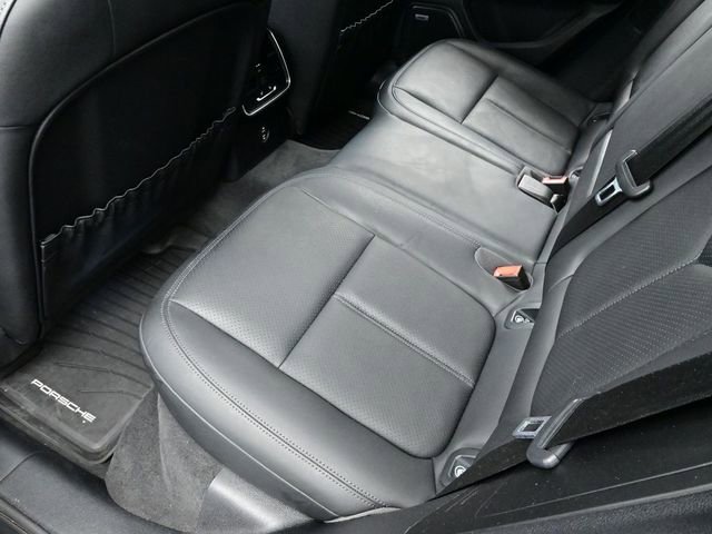 Certified 2020 Porsche Macan image 15