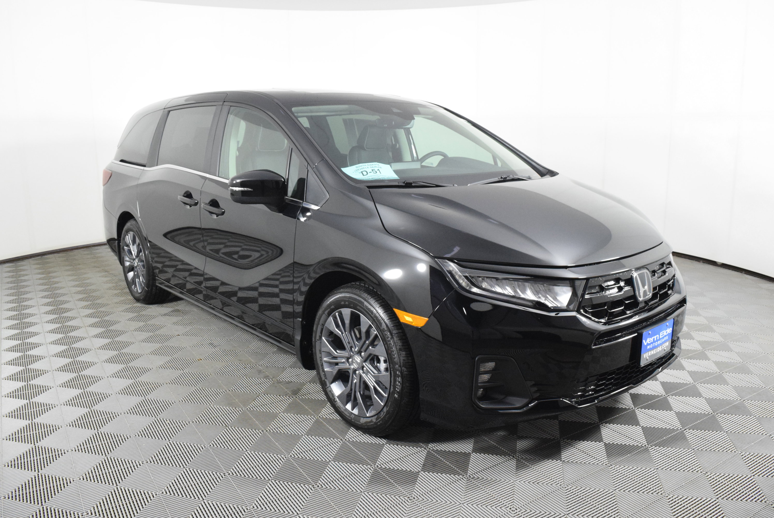 New 2026 Honda Odyssey Touring image 4