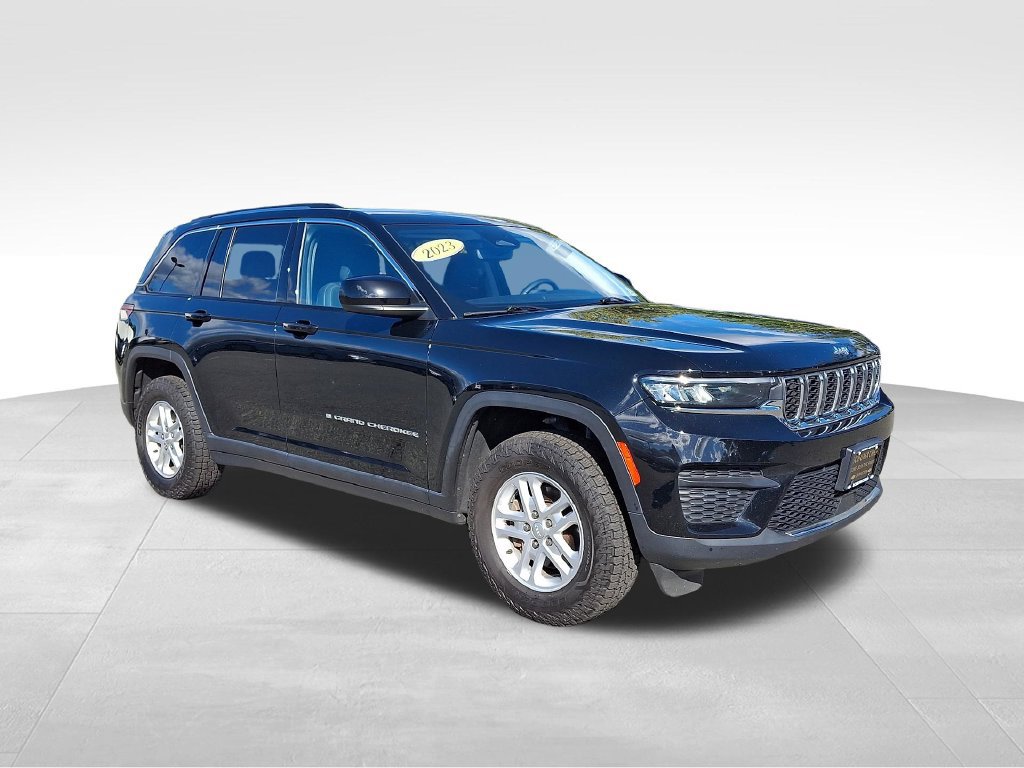Used 2023 Jeep Grand Cherokee Laredo w/ Luxury Tech Group I