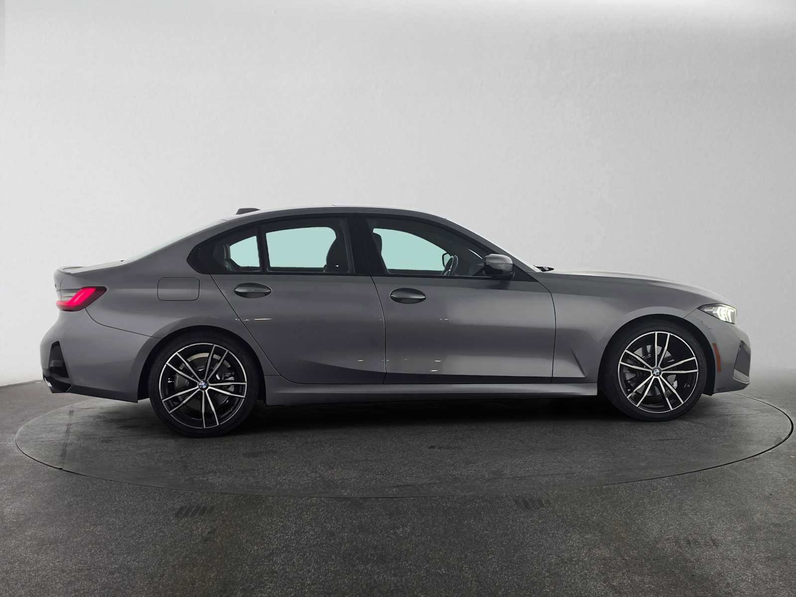 Used 2023 BMW 330i xDrive Sedan w/ M Sport Package AWD/4WD image 6