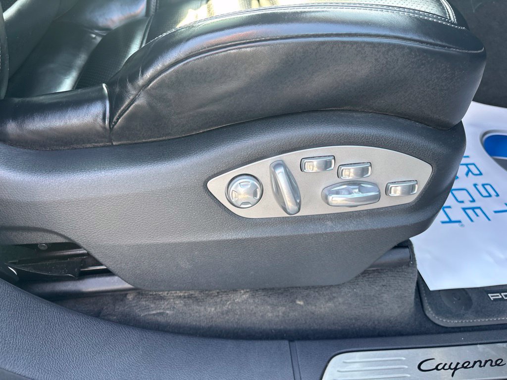 Used 2017 Porsche Cayenne GTS AWD/4WD image 43