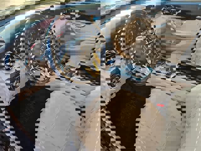 Used 2021 Mercedes-Benz GLC 300 image 2