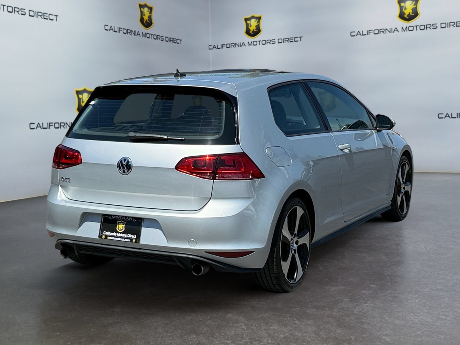 Used 2015 Volkswagen GTI SE FWD image 5
