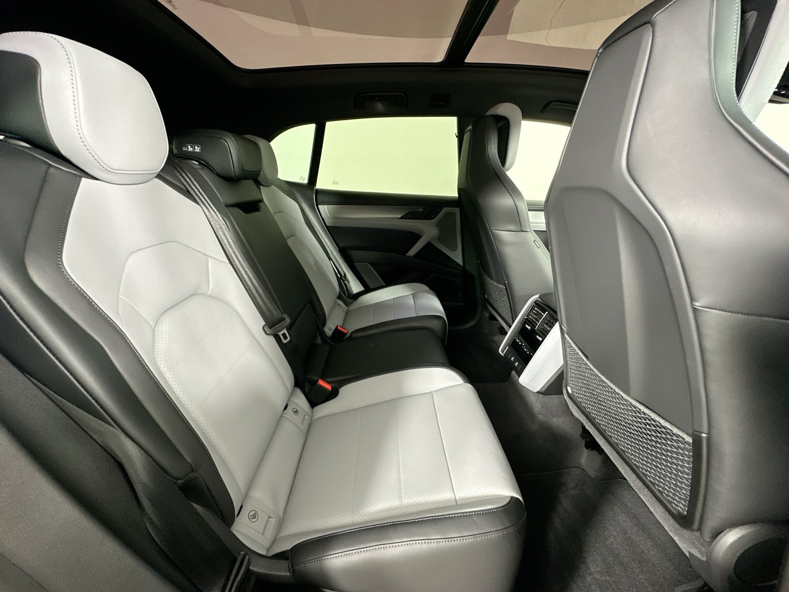 New 2026 Porsche Cayenne S AWD/4WD image 44
