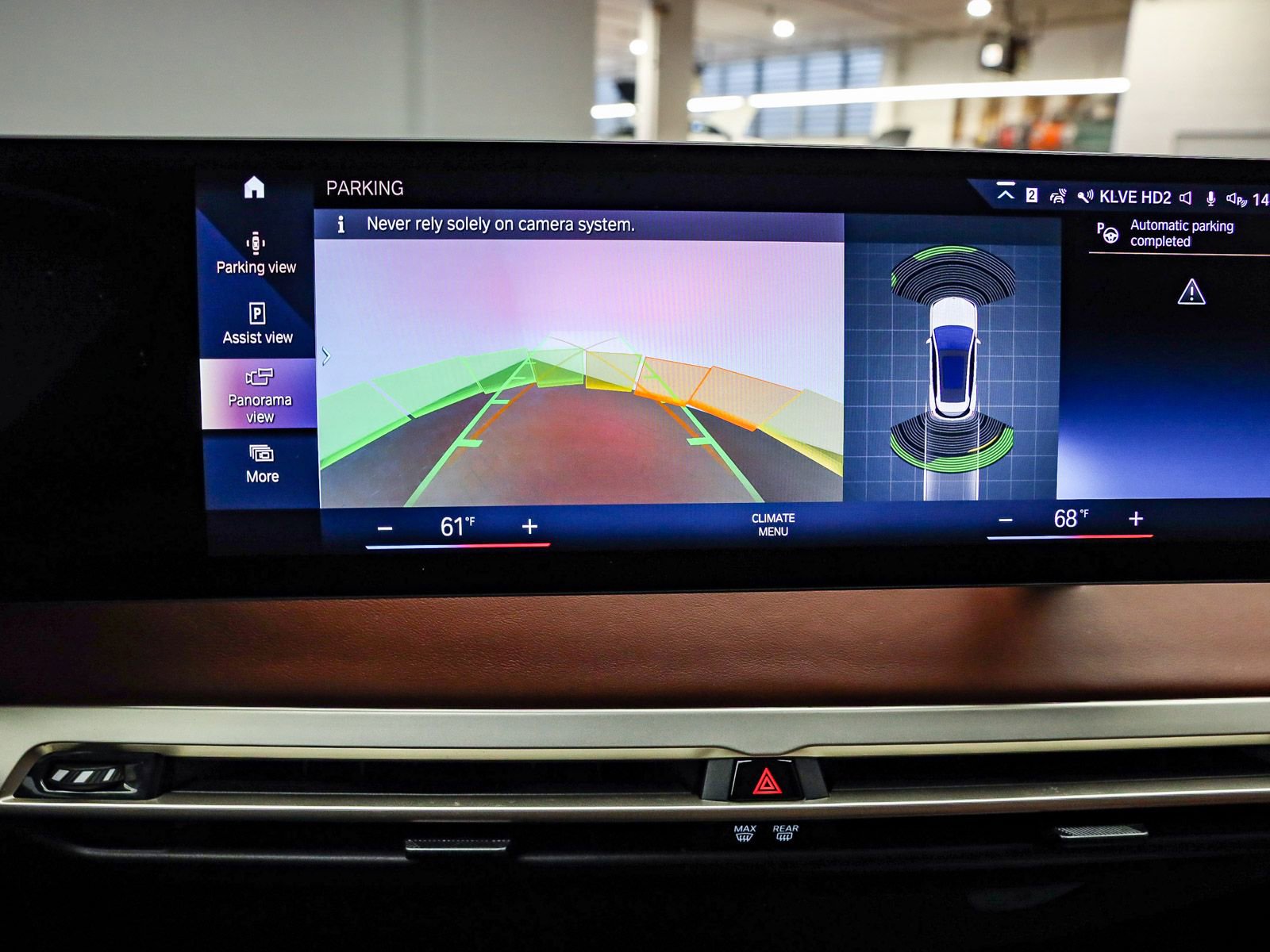 Used 2023 BMW iX xDrive50 w/ Sport Package image 25