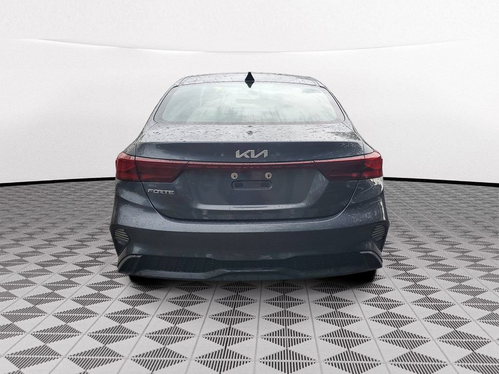 Used 2022 Kia Forte LXS FWD image 5