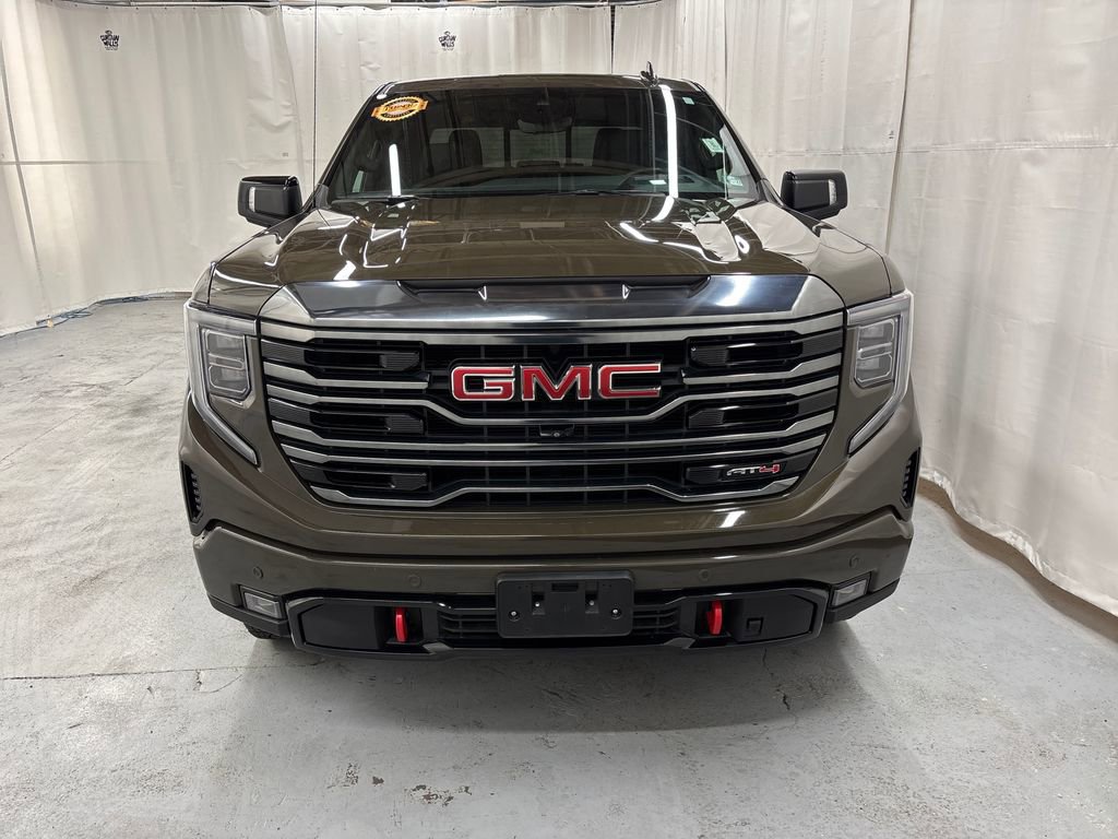 Used 2023 GMC Sierra 1500 AT4 w/ AT4 Premium Package AWD/4WD image 8