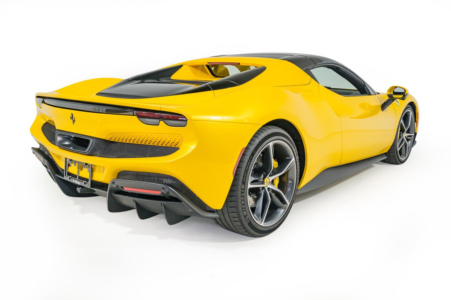 Used 2024 Ferrari 296 GTS RWD image 9