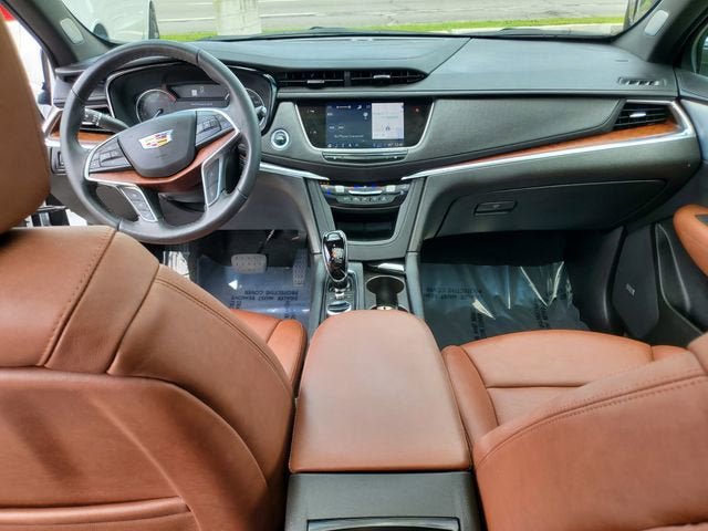 Used 2024 Cadillac XT5 Premium Luxury w/ LPO, Floor Liner Package FWD image 7
