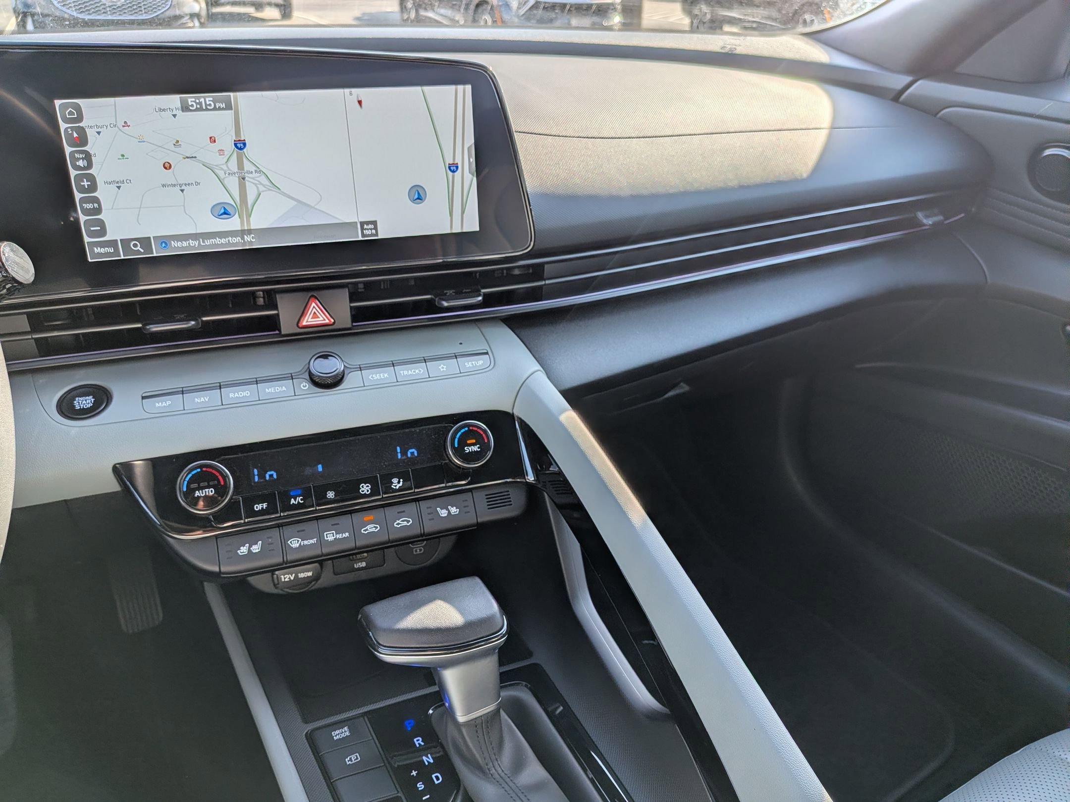 Used 2025 Hyundai Elantra Limited image 23