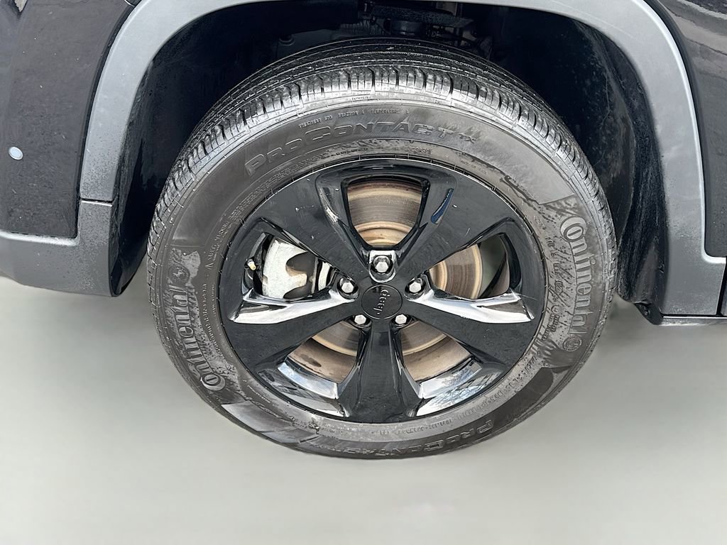 Used 2023 Jeep Cherokee Altitude Lux AWD/4WD image 31