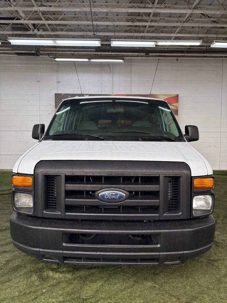 Used 2011 Ford E-350 and Econoline 350 XL w/ PWR Windows & Locks Group image 5