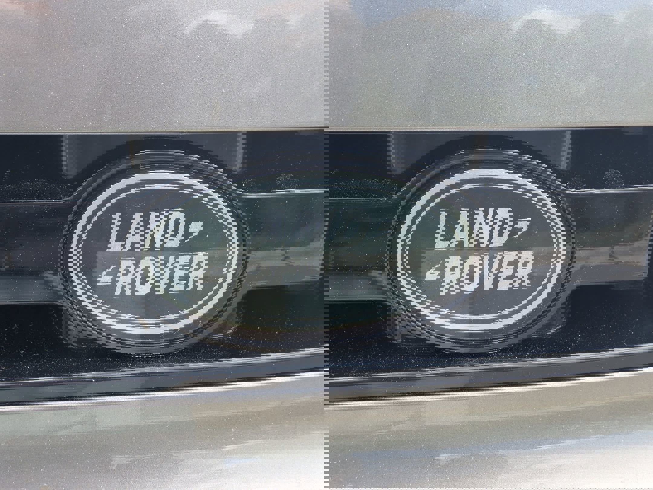 Certified 2024 Land Rover Defender 110 X-Dynamic SE image 33