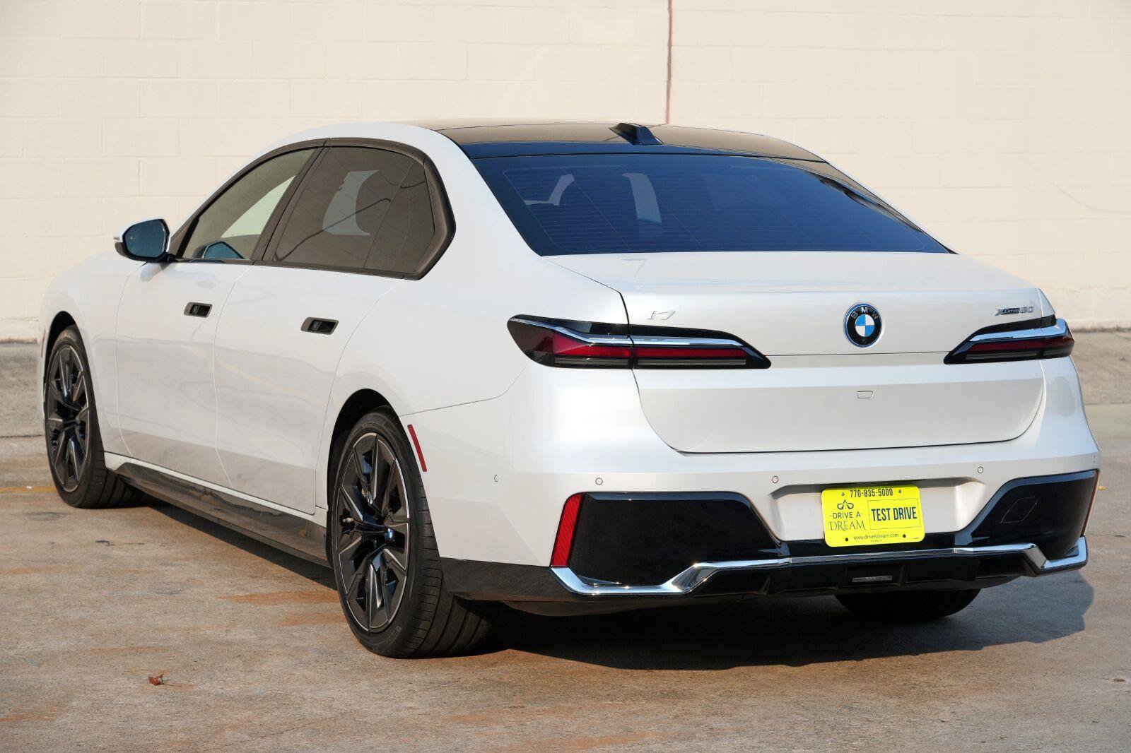 Used 2023 BMW i7 xDrive60 w/ Executive Package 2 AWD/4WD image 63