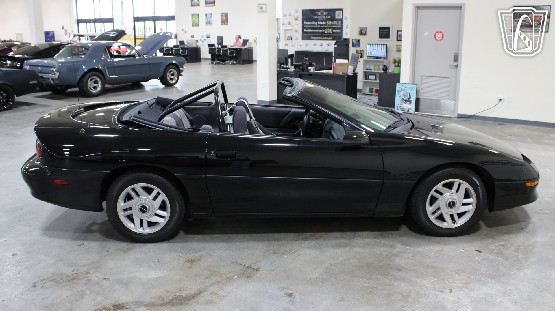 Used 1995 Chevrolet Camaro Z28 RWD image 2
