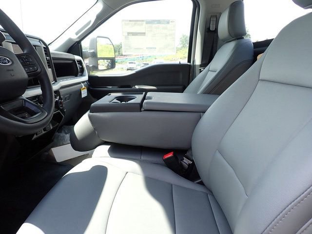 New 2025 Ford F600 4x4 Regular Cab Super Duty w/ XL Chrome Package image 15