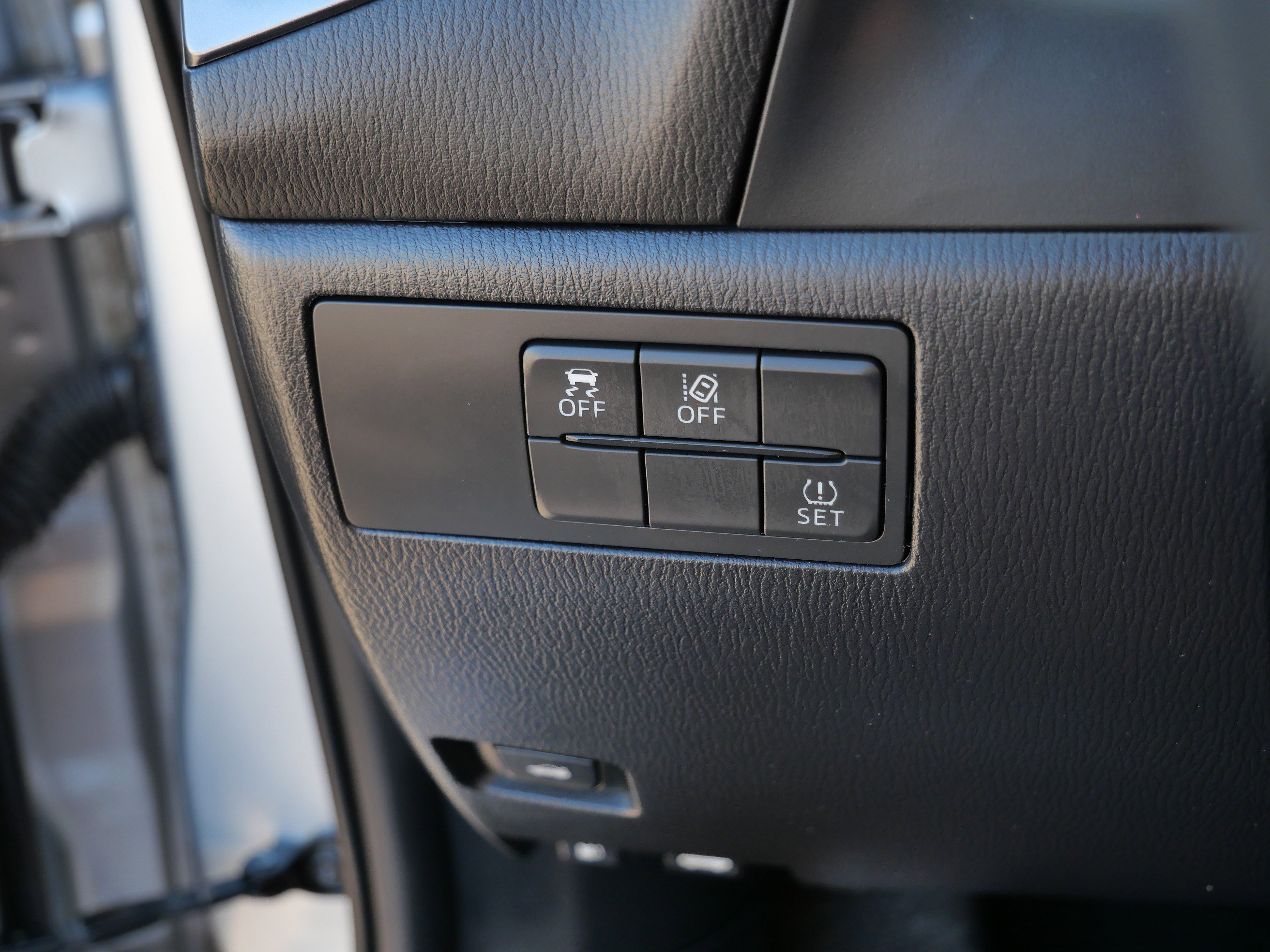 Used 2018 MAZDA MAZDA3 Grand Touring w/ Premium Equipment Package image 26