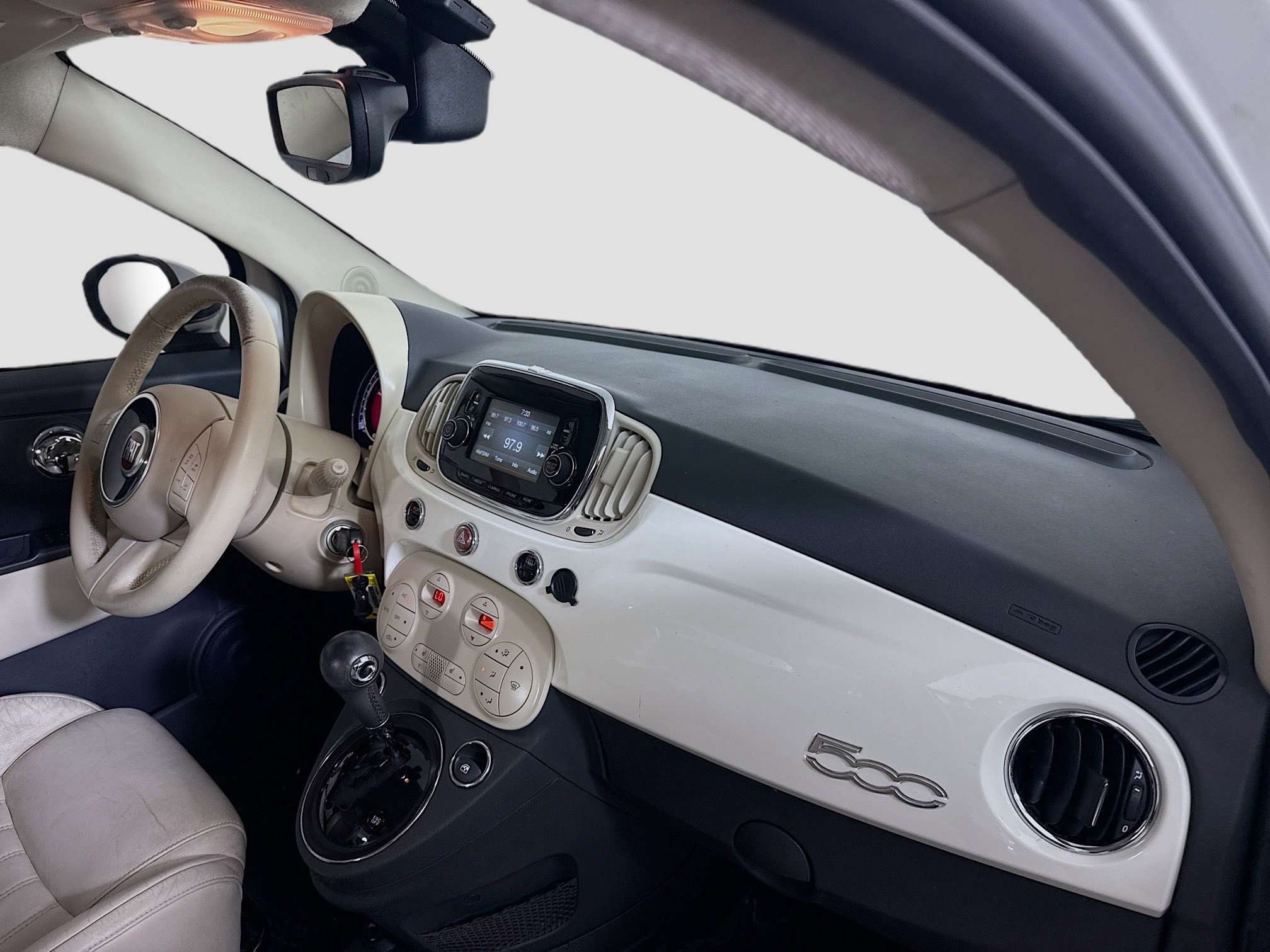 Used 2017 FIAT 500 Lounge image 26